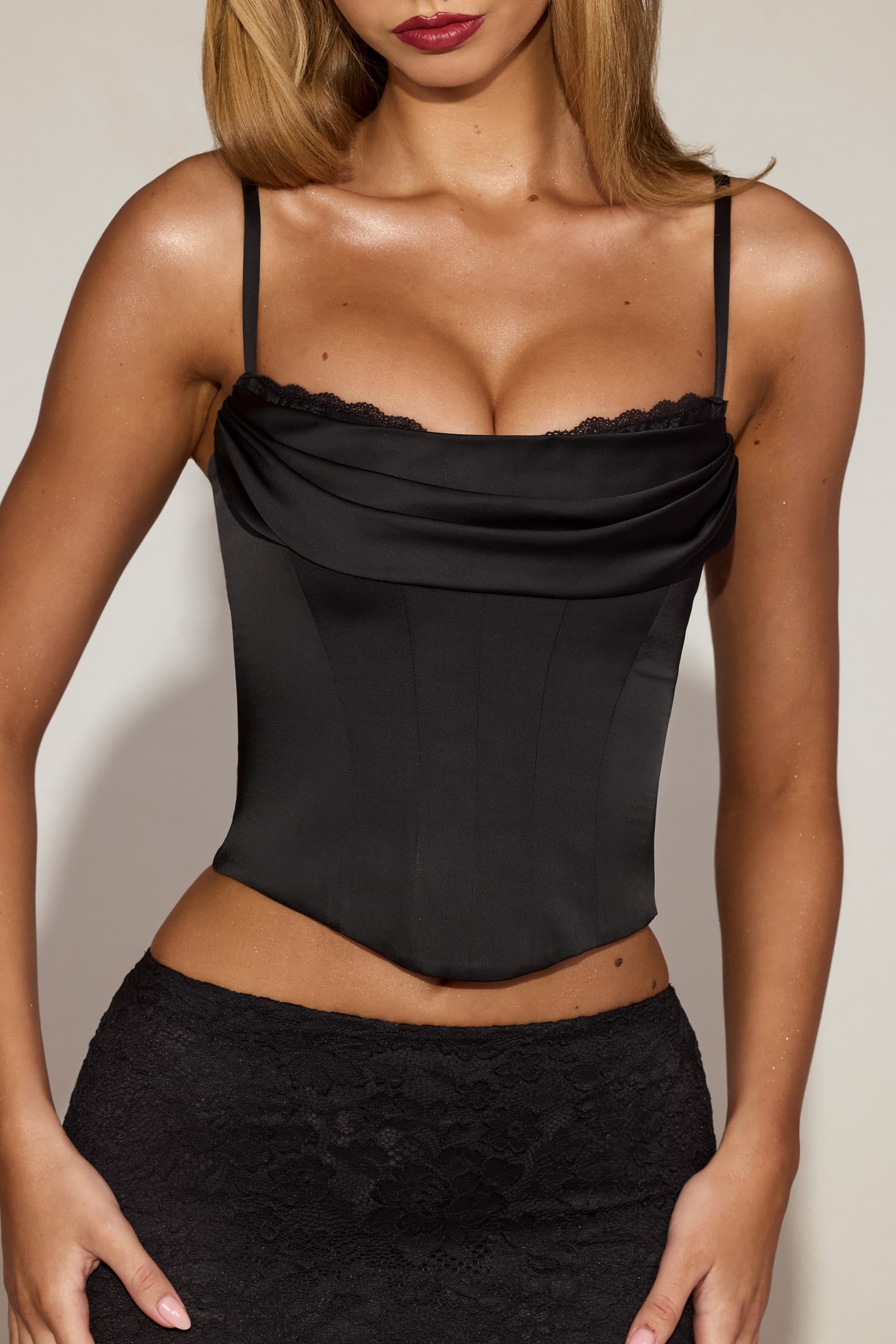 Eirwen structured top in black